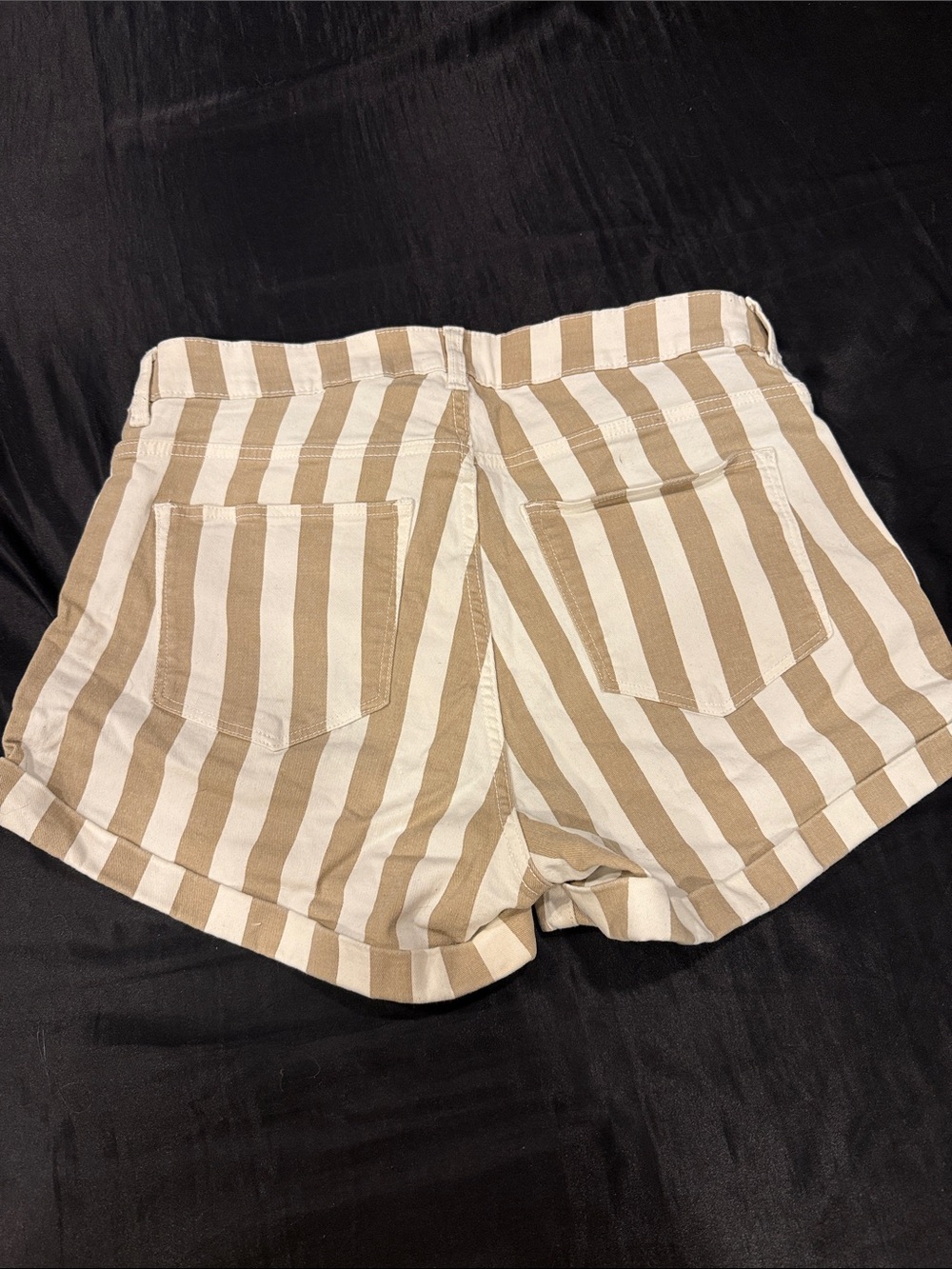 H&M Beige & White Vertical Stripe Jean Shorts - Picture 3 of 3